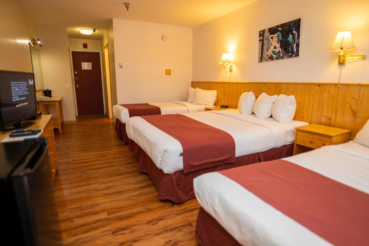 Canadas Best Value Inn- Riverview Hotel Whitehorse Bagian luar foto