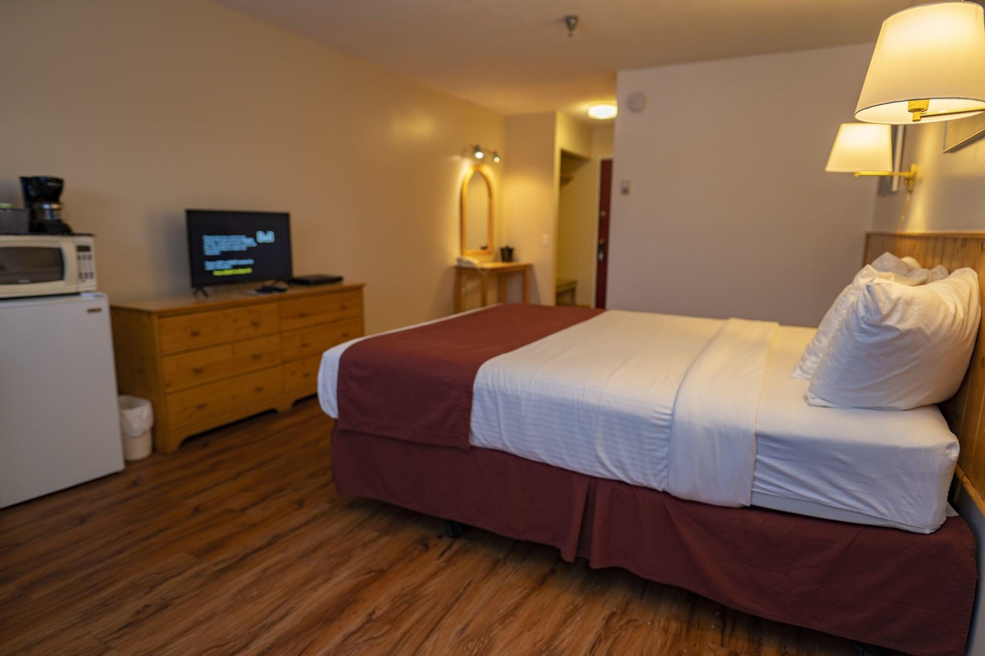 Canadas Best Value Inn- Riverview Hotel Whitehorse Bagian luar foto
