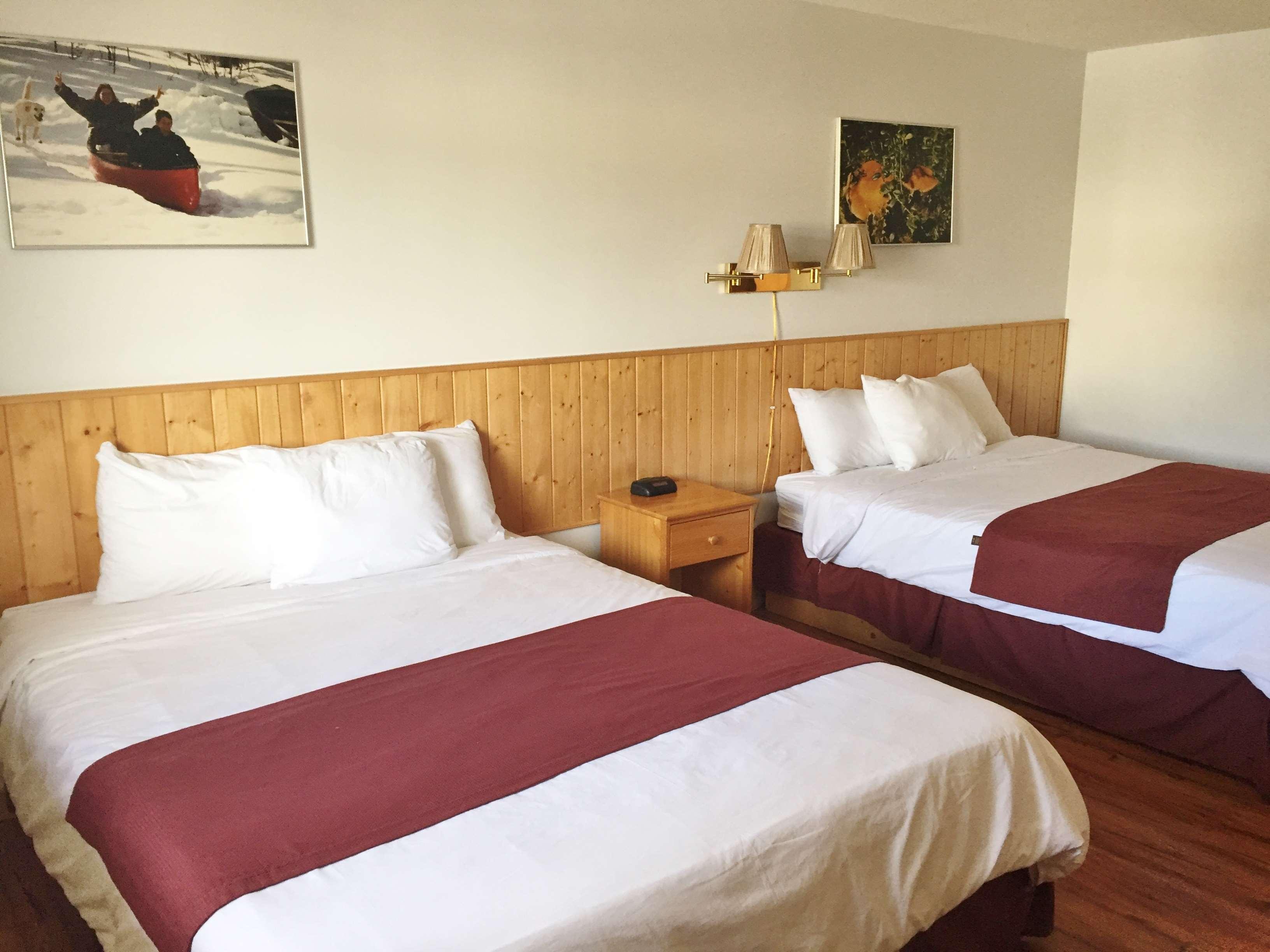 Canadas Best Value Inn- Riverview Hotel Whitehorse Bagian luar foto