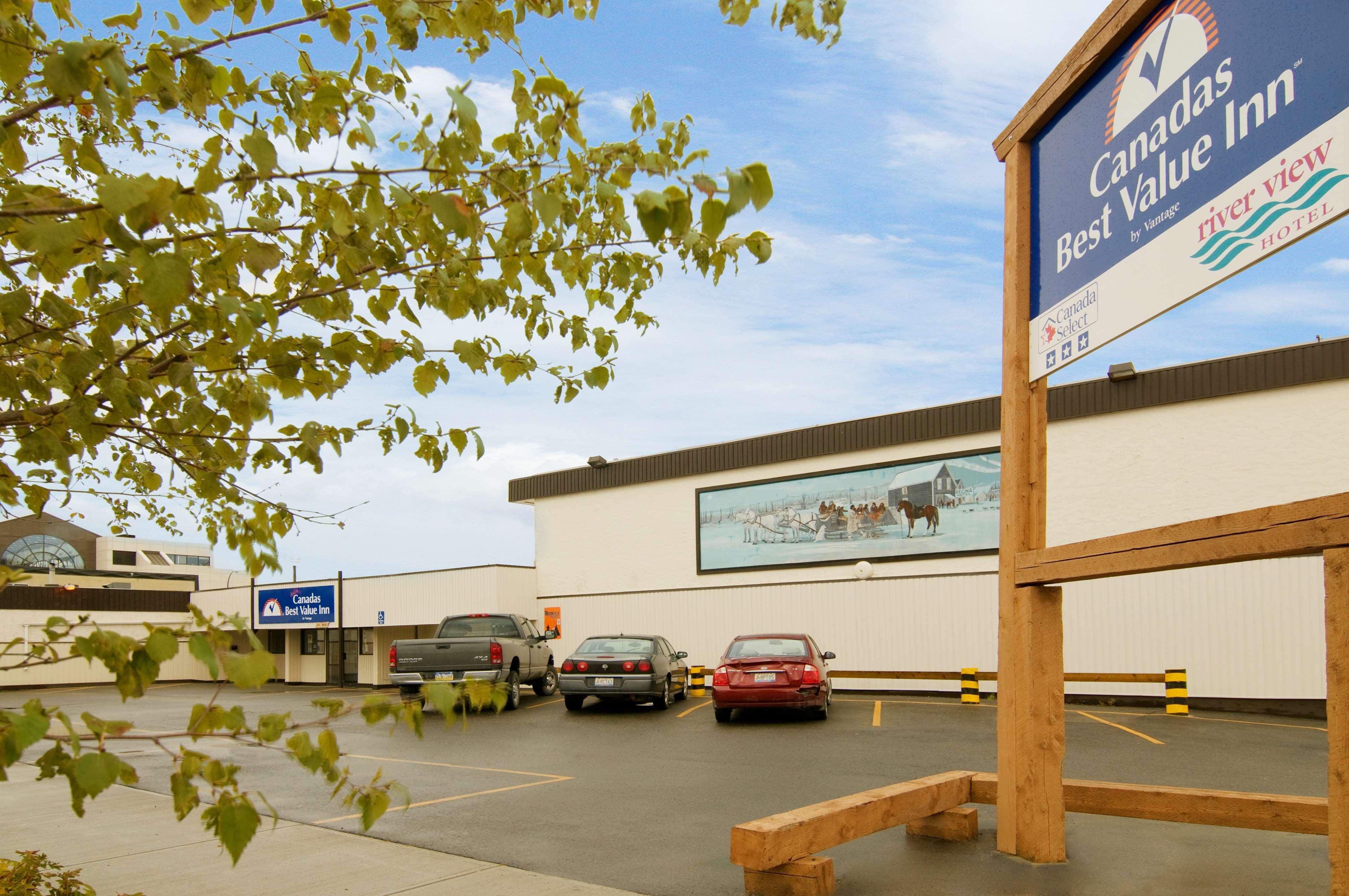 Canadas Best Value Inn- Riverview Hotel Whitehorse Bagian luar foto