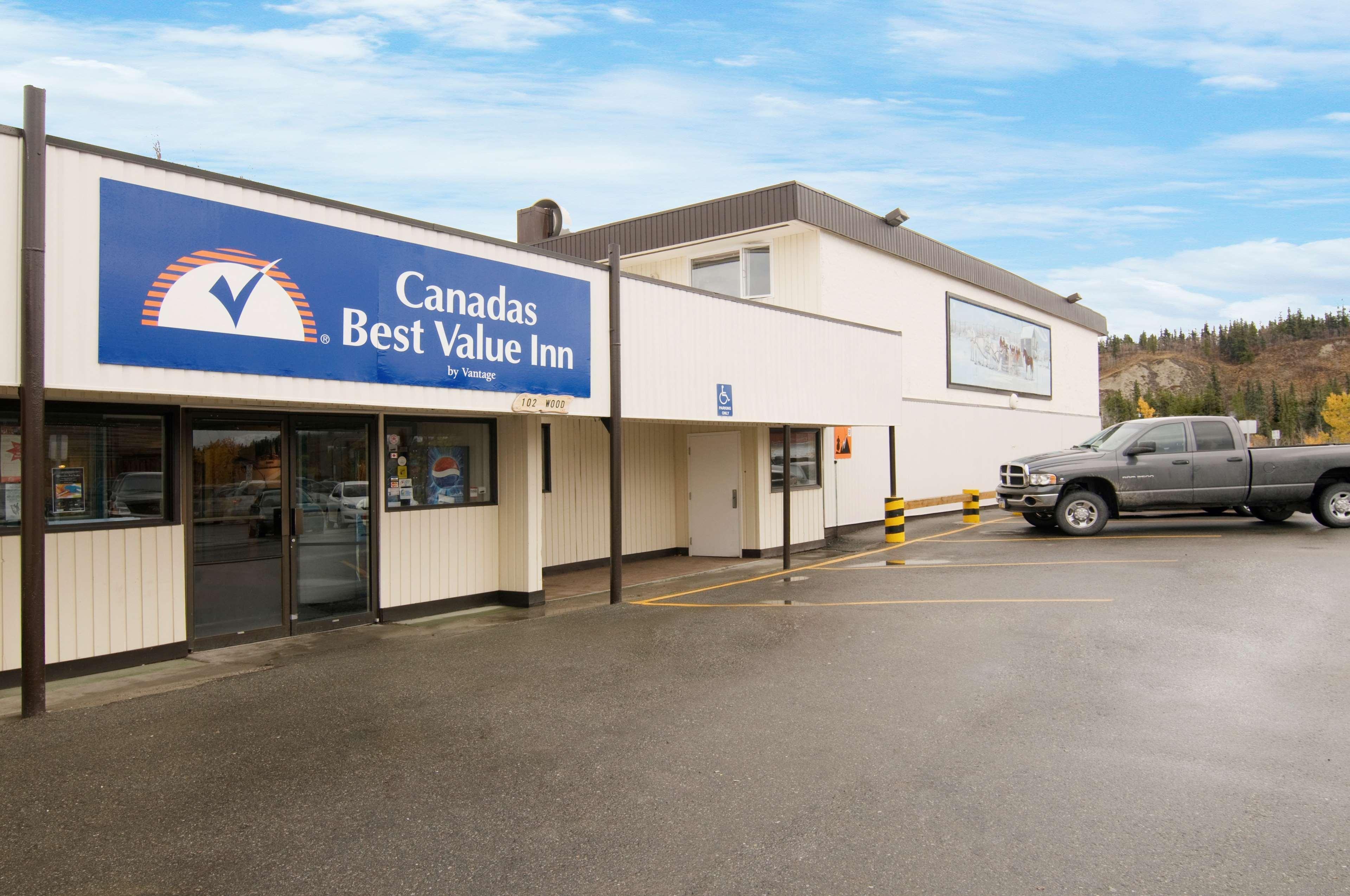 Canadas Best Value Inn- Riverview Hotel Whitehorse Bagian luar foto