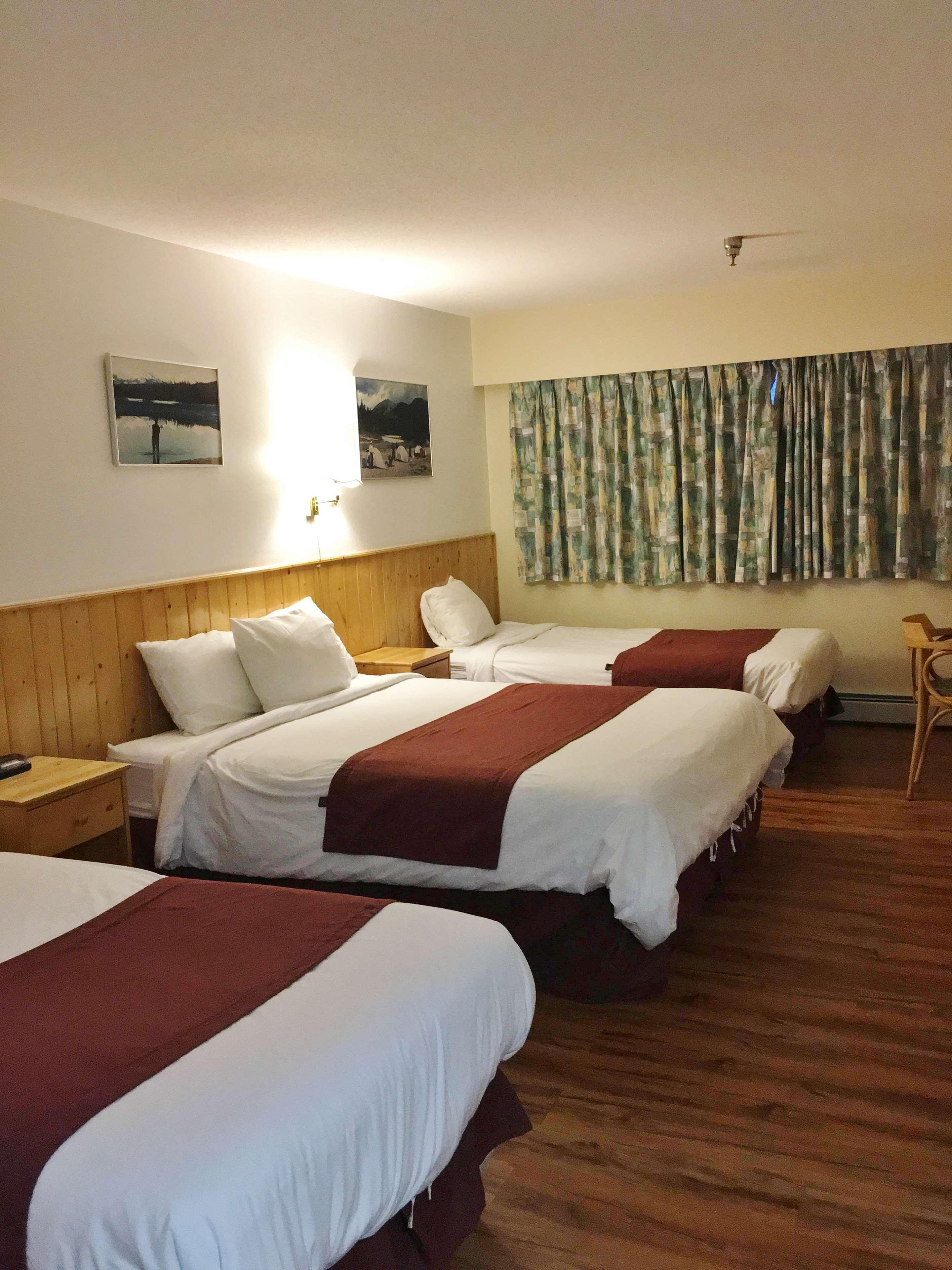 Canadas Best Value Inn- Riverview Hotel Whitehorse Bagian luar foto