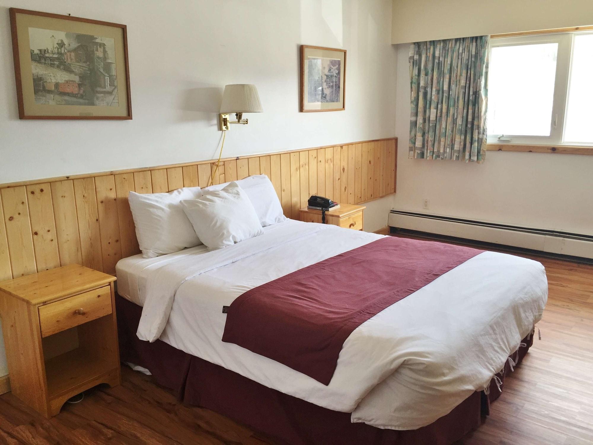 Canadas Best Value Inn- Riverview Hotel Whitehorse Bagian luar foto