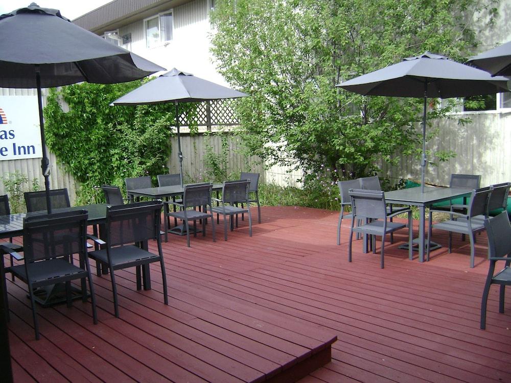 Canadas Best Value Inn- Riverview Hotel Whitehorse Bagian luar foto