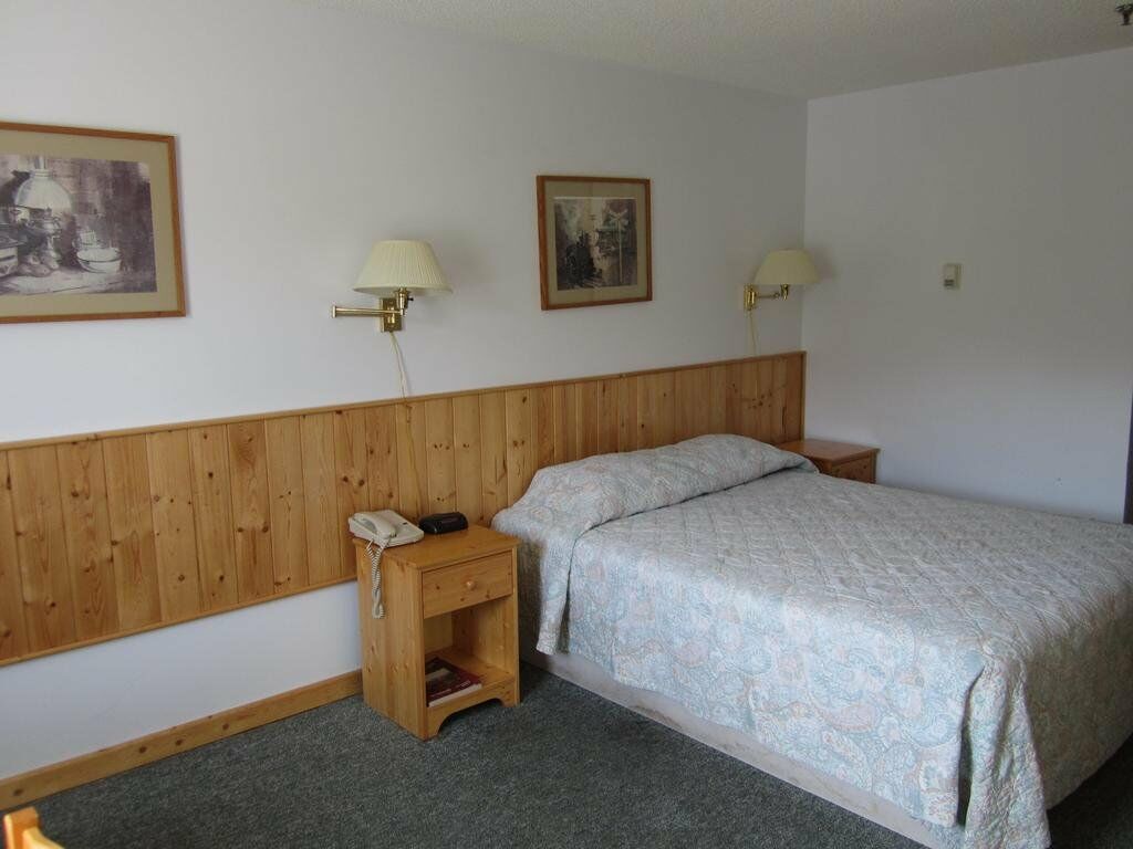 Canadas Best Value Inn- Riverview Hotel Whitehorse Bagian luar foto