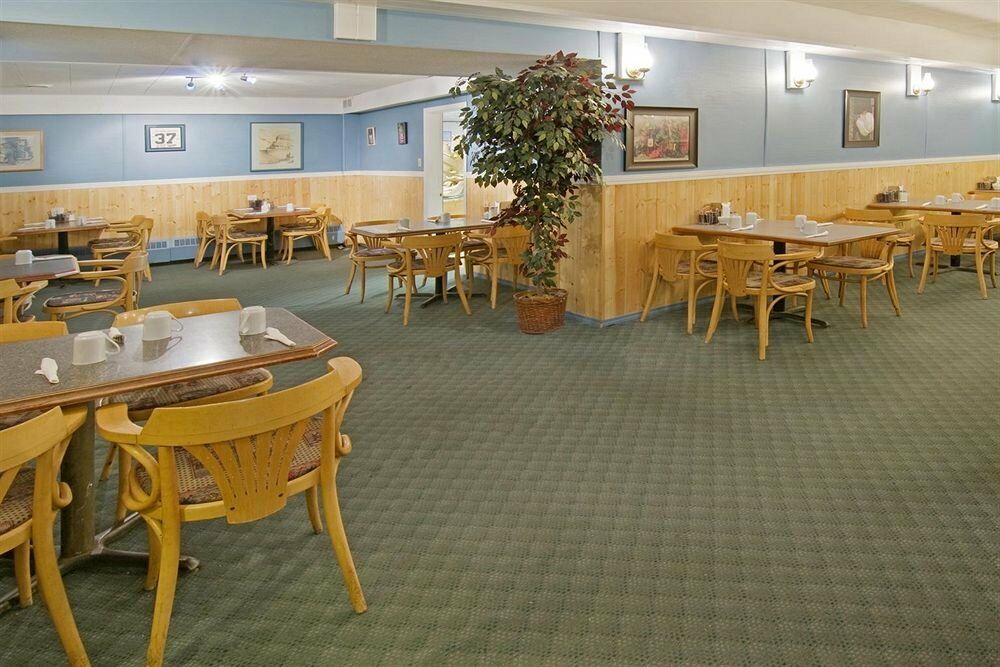 Canadas Best Value Inn- Riverview Hotel Whitehorse Bagian luar foto
