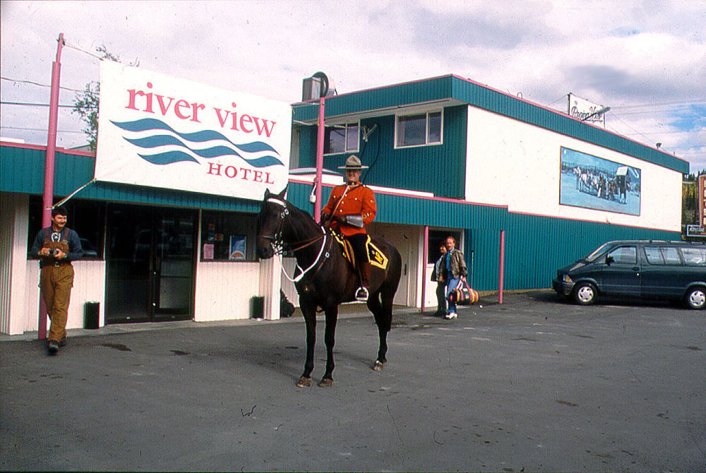 Canadas Best Value Inn- Riverview Hotel Whitehorse Bagian luar foto